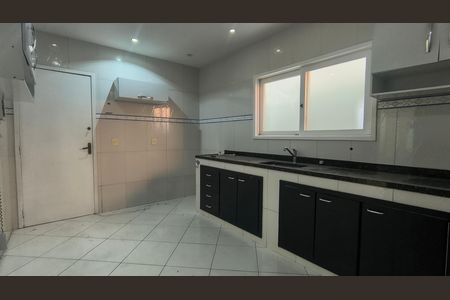 Casa de Condomínio para alugar com 3 quartos, 300m² em Vargem Pequena, Rio de Janeiro