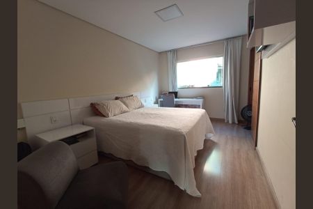 Casa à venda com 447m², 3 quartos e 2 vagas