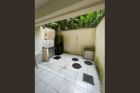 Casa de condomínio à venda com 135m², 2 quartos e 2 vagas Casa de condomínio à venda com 135m², 2 quartos e 2 vagasÁrea de serviço