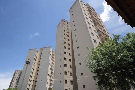 Apartamento para alugar com 65m², 2 quartos e 1 vagaFachada