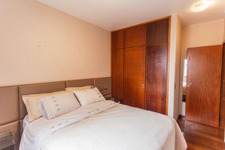 Apartamento à venda com 93m², 3 quartos e 2 vagasSuíte
