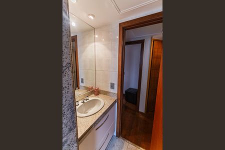 Apartamento à venda com 93m², 3 quartos e 2 vagasBanheiro Social