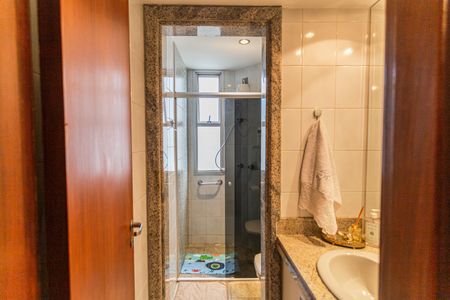 Apartamento à venda com 93m², 3 quartos e 2 vagasBanheiro Social