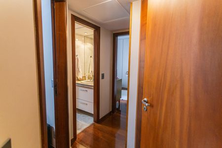 Apartamento à venda com 93m², 3 quartos e 2 vagasCorredor