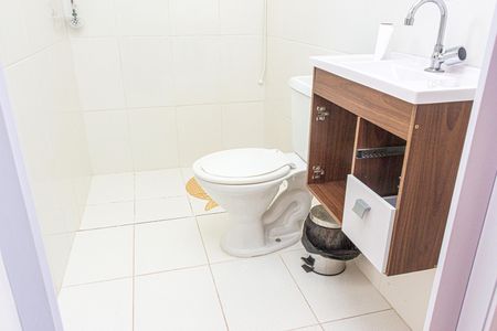 Banheiro de serviço de casa para alugar com 4 quartos, 120m² em Socorro, São Paulo