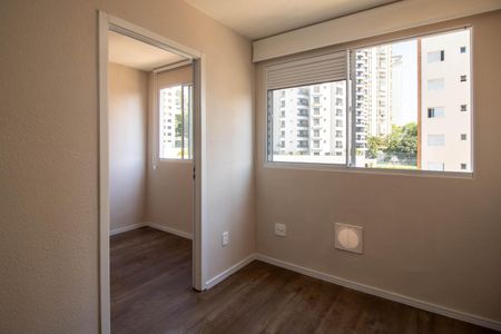 Sala/Cozinha  de apartamento para alugar com 2 quartos, 31m² em Vila Suzana, São Paulo
