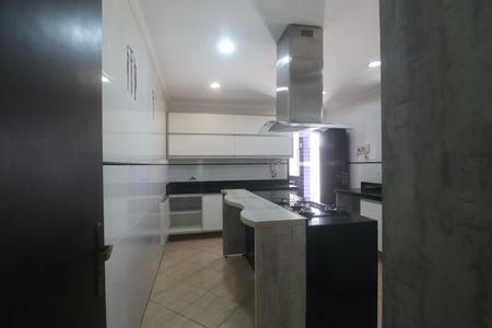 Casa para alugar com 600m², 4 quartos e 4 vagasCozinha