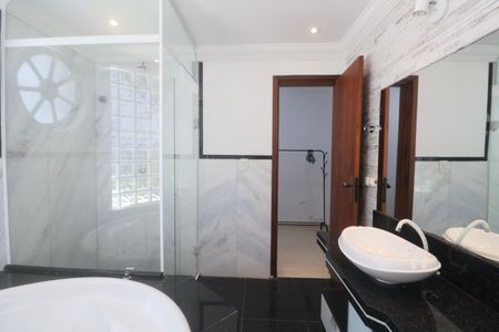 Casa para alugar com 600m², 4 quartos e 4 vagasBanheiro Suíte 1
