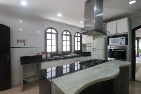 Casa para alugar com 600m², 4 quartos e 4 vagasCozinha