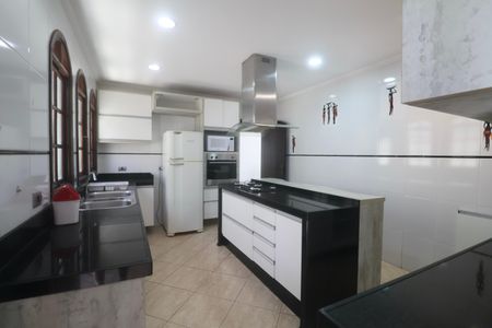 Casa para alugar com 600m², 4 quartos e 4 vagasCozinha