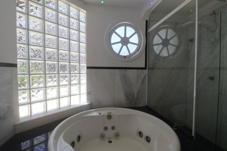 Casa para alugar com 600m², 4 quartos e 4 vagasBanheiro Suíte 1