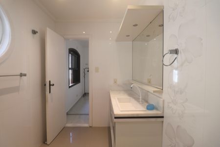 Casa para alugar com 600m², 4 quartos e 4 vagasBanheiro Suíte 2