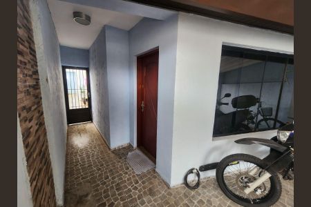 Casa à venda com 180m², 3 quartos e 2 vagas