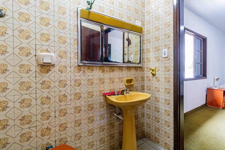 Casa à venda com 180m², 3 quartos e 5 vagasBanheiro da Suíte 2