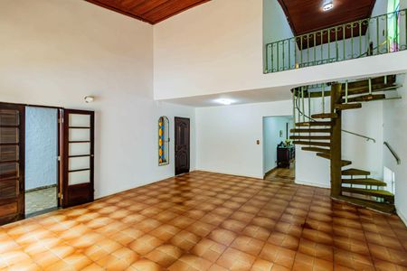 Casa à venda com 180m², 3 quartos e 5 vagasSala