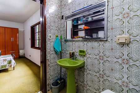 Casa à venda com 180m², 3 quartos e 5 vagasBanheiro da Suíte 1