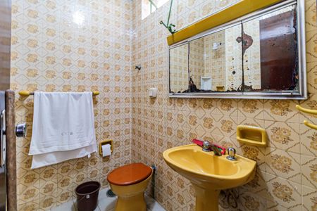 Casa à venda com 180m², 3 quartos e 5 vagasBanheiro da Suíte 2