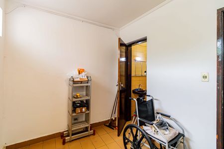 Casa à venda com 180m², 3 quartos e 5 vagasQuarto de serviço