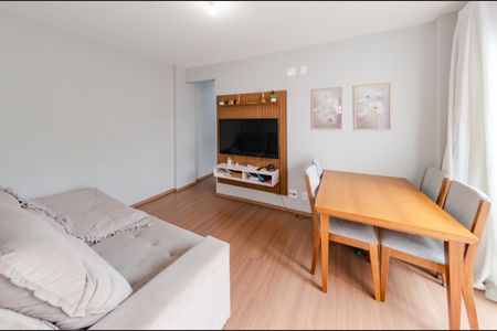 Sala de apartamento à venda com 2 quartos, 59m² em João Pinheiro, Belo Horizonte
