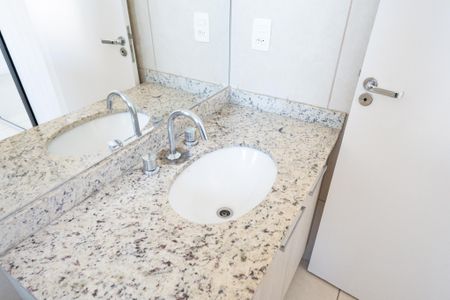 Apartamento à venda com 84m², 3 quartos e 2 vagasBanheiro da Suíte