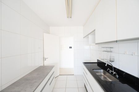 Apartamento à venda com 84m², 3 quartos e 2 vagasCozinha