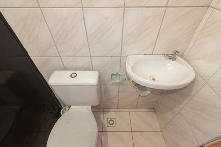 Apartamento para alugar com 59m², 2 quartos e 2 vagas Apartamento para alugar com 59m², 2 quartos e 2 vagasBanheiro