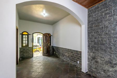 Sala de casa de condomínio para alugar com 3 quartos, 180m² em Vaz Lobo, Rio de Janeiro