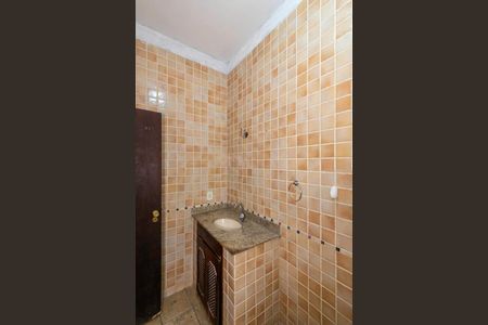 Casa de condomínio para alugar com 180m², 3 quartos e 1 vagaBanheiro