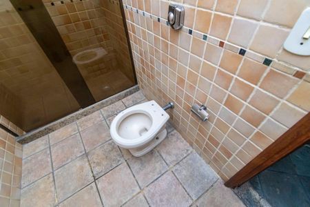 Casa de condomínio para alugar com 180m², 3 quartos e 1 vagaBanheiro