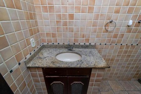 Casa de condomínio para alugar com 180m², 3 quartos e 1 vagaBanheiro