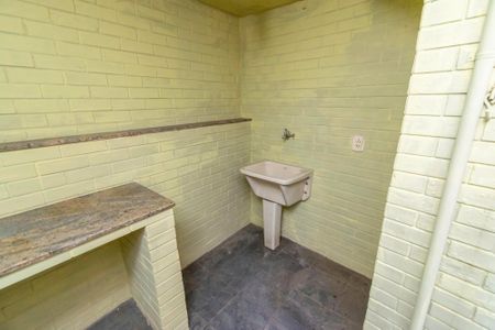 Casa de condomínio para alugar com 180m², 3 quartos e 1 vagaÁrea de Serviço