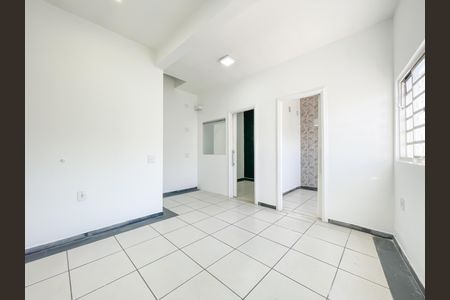 Sala de casa para alugar com 2 quartos, 50m² em Km 18, Osasco