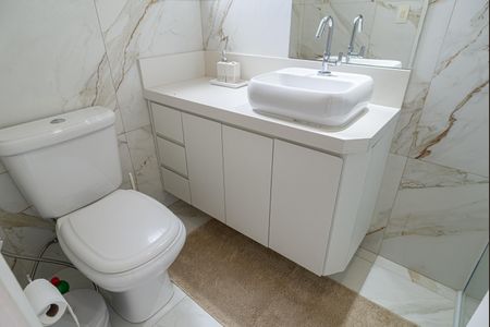 Apartamento para alugar com 60m², 2 quartos e sem vagaBanheiro da Suíte