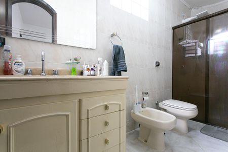 Casa para alugar com 250m², 3 quartos e 3 vagas Casa para alugar com 250m², 3 quartos e 3 vagasBanheiro da Suíte