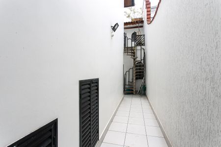 Casa para alugar com 250m², 3 quartos e 3 vagas Casa para alugar com 250m², 3 quartos e 3 vagasCorredor