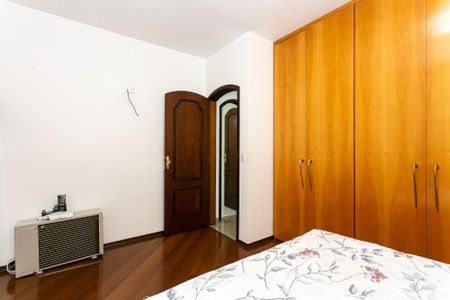 Casa para alugar com 250m², 3 quartos e 3 vagas Casa para alugar com 250m², 3 quartos e 3 vagasQuarto 2