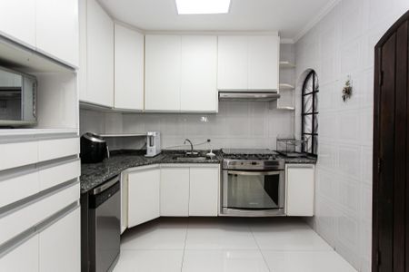 Casa para alugar com 250m², 3 quartos e 3 vagas Casa para alugar com 250m², 3 quartos e 3 vagasCozinha
