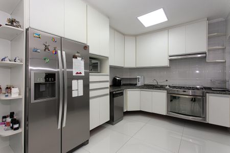 Casa para alugar com 250m², 3 quartos e 3 vagas Casa para alugar com 250m², 3 quartos e 3 vagasCozinha