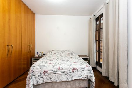 Casa para alugar com 250m², 3 quartos e 3 vagas Casa para alugar com 250m², 3 quartos e 3 vagasQuarto 2