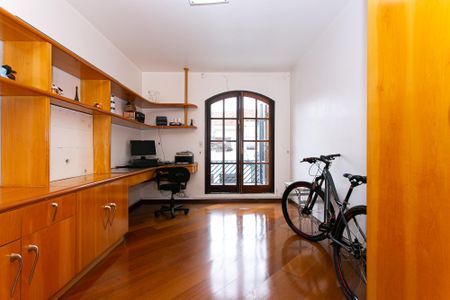 Casa para alugar com 250m², 3 quartos e 3 vagas Casa para alugar com 250m², 3 quartos e 3 vagasQuarto 2