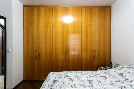 Casa para alugar com 250m², 3 quartos e 3 vagas Casa para alugar com 250m², 3 quartos e 3 vagasQuarto 2