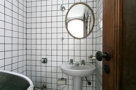 Casa para alugar com 250m², 3 quartos e 3 vagas Casa para alugar com 250m², 3 quartos e 3 vagasBanheiro de Serviço