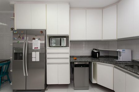Casa para alugar com 250m², 3 quartos e 3 vagas Casa para alugar com 250m², 3 quartos e 3 vagasCozinha