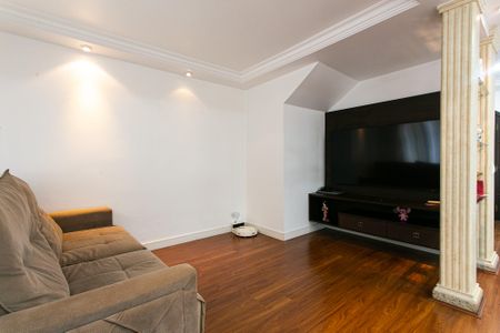 Casa para alugar com 250m², 3 quartos e 3 vagas Casa para alugar com 250m², 3 quartos e 3 vagasSala