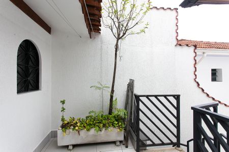 Casa para alugar com 250m², 3 quartos e 3 vagas Casa para alugar com 250m², 3 quartos e 3 vagasVaranda do Quarto 2