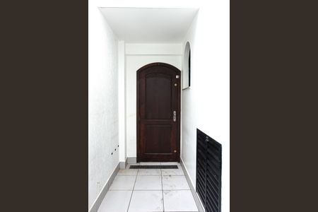 Casa para alugar com 250m², 3 quartos e 3 vagas Casa para alugar com 250m², 3 quartos e 3 vagasCorredor