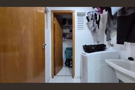 Apartamento à venda com 67m², 2 quartos e 2 vagasÁrea de serviço 