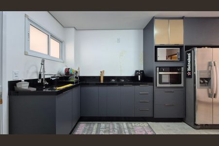 Apartamento à venda com 67m², 2 quartos e 2 vagasCozinha 