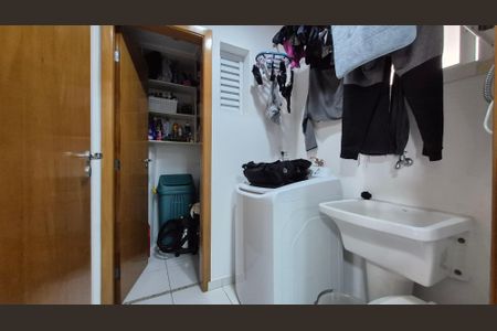 Apartamento à venda com 67m², 2 quartos e 2 vagasÁrea de serviço 