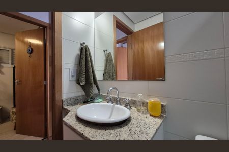 Apartamento à venda com 67m², 2 quartos e 2 vagasBanheiro 